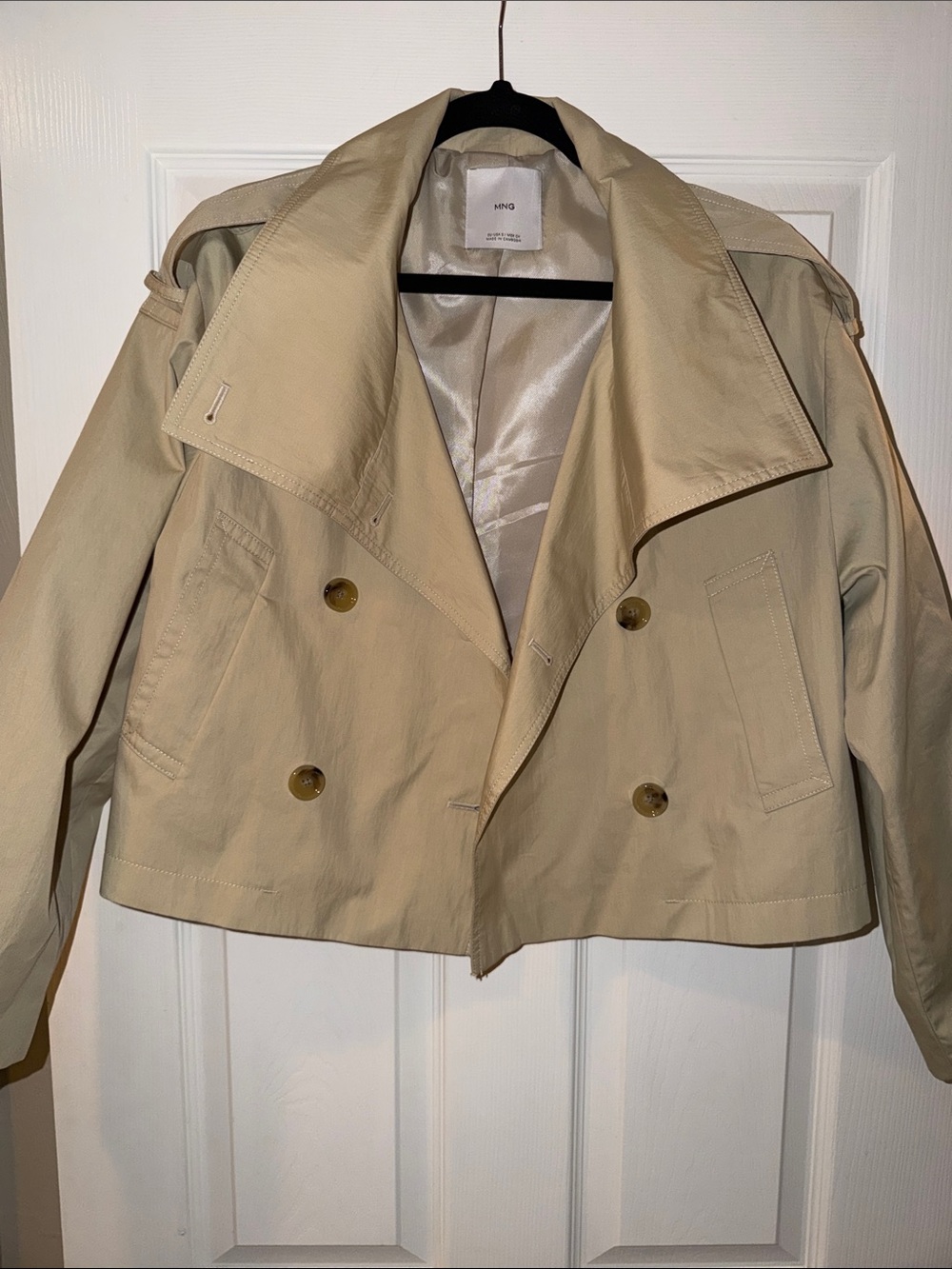 Mango Cropped Double-Breasted Trench Coat in Light Beige